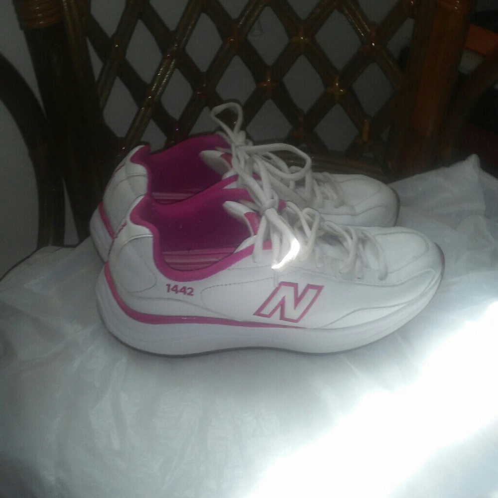 Women new balance rock & tone